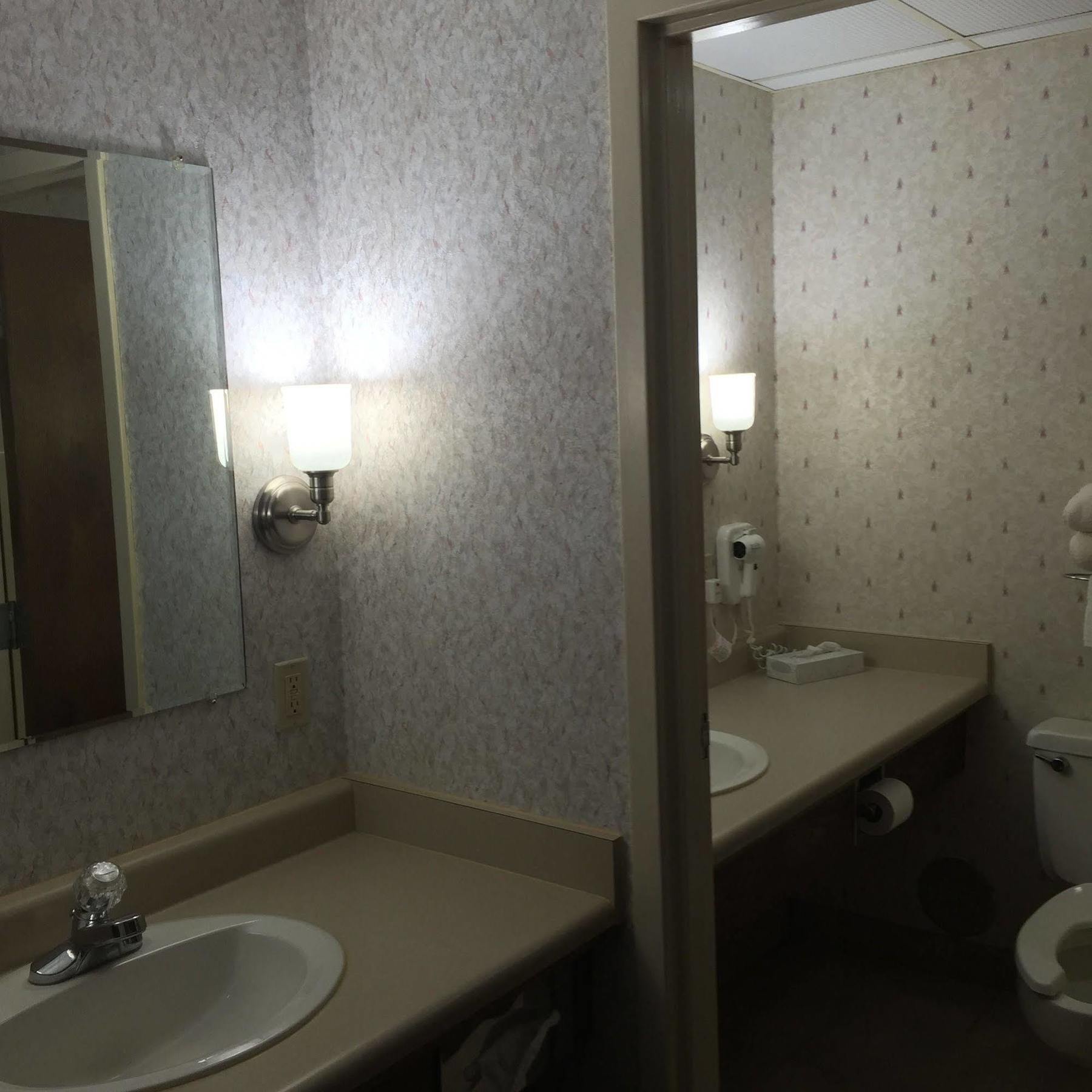 El Rancho Hotel Уилистън Екстериор снимка